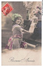 CAR-ADZP16-0947-CHILD - Happy New Year - Girl and Piano