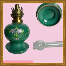 LAMPE A PETROLE EN FAIENCE