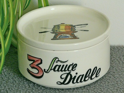 Pot sauce diable - diable, service