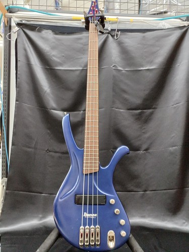 Guitare basse électrique