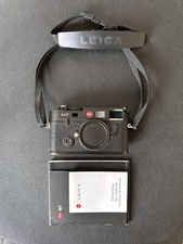 Leica M7 : Boîtier Noir + Objectif Leica Elmar 50mm + Objectif ZEISS Biogon 35mm