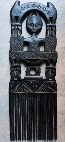 Grand peigne africain sculpté
