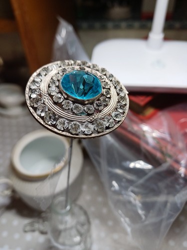 Pic epingle chapeau ancien - a,