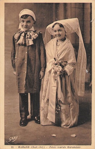 Marans les petits - les, mariés