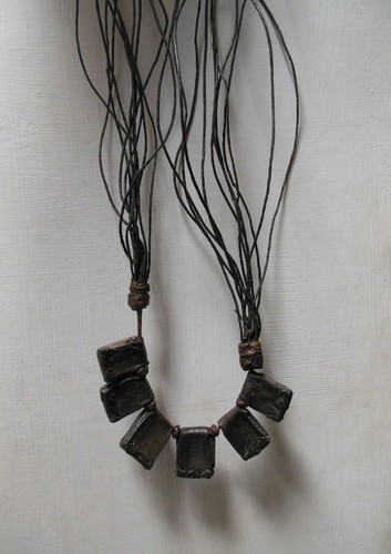 Collier africain ancien - , en
