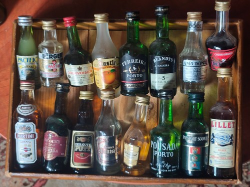 Lots 16 mignonettes - ,