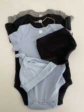 Lot 3 Bodies + Bonnet Bébé