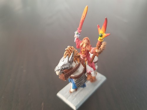 Sorcier mage monté haut - sorcier,