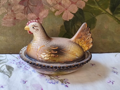 Ancienne boîte poule - ancienne,