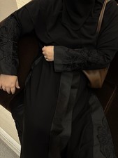 Abaya noire élégante avec