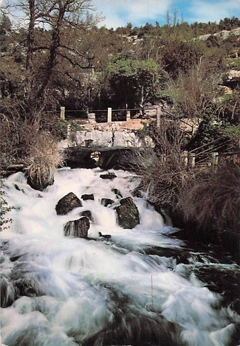 Fontaine eveque source - eveque-source, de