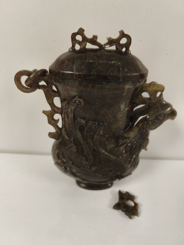 Ancien vase chinois couvert