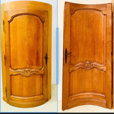 Façade d'encoignure en demi lune en chene de style Louis XV XIX siècle