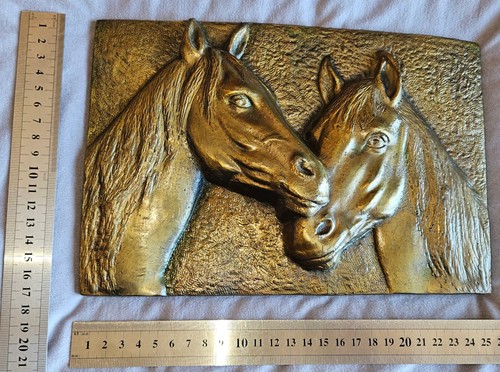 Plaque sculpture bas - plaque, en