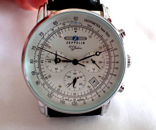 Montre comemorative zeppelin - montre,