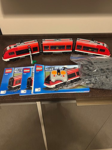 Lego city passenger train 7938 - city,