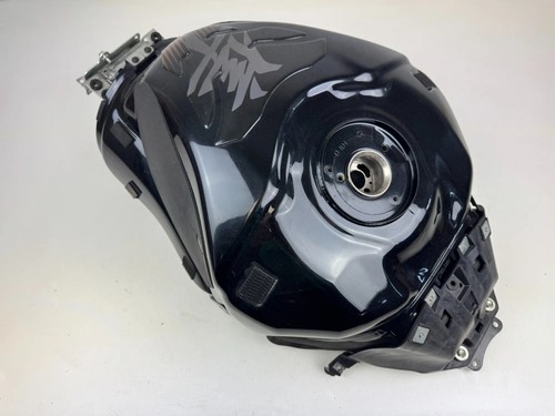 Suzuki gsx1300r hayabusa - suzuki,
