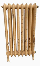 Radiateurs Ancien Fleuri  En Fonte de fer huit lames . XX siècle .