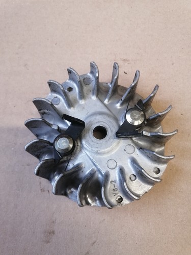 Volant moteur - , (origine)