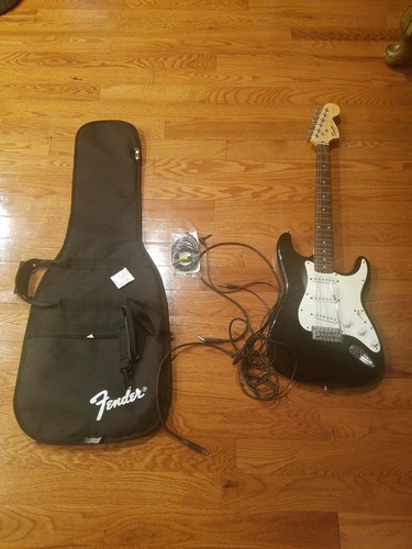 Squier fender stratocaster - squier, by