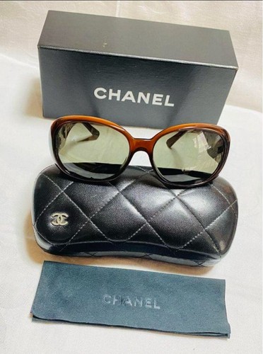 Lunettes soleil camélia - de,