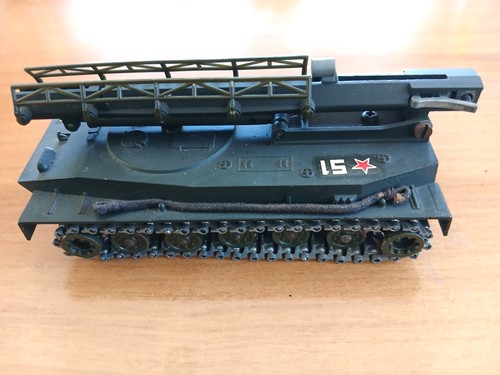 Char amphibie lance - , missile
