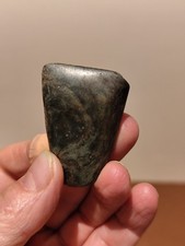 Hache polie pierre  verte du