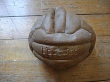 Ancien ballon de foot cuir à