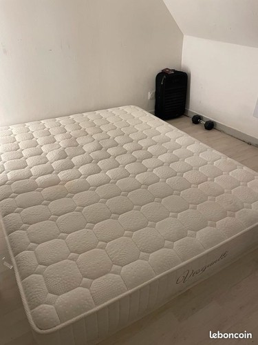 Matelas 160x200 bon état - matelas,
