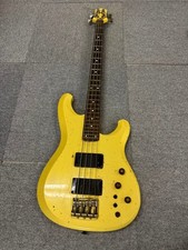 Guitare basse électrique
