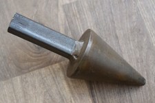 Ancienne enclume en fer