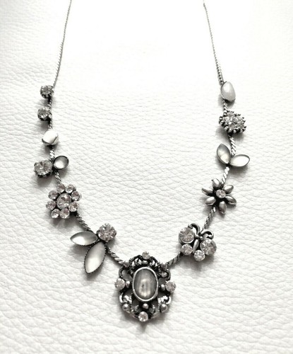Très joli collier strass - joli,