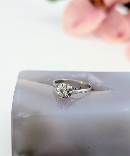 Bague solitaire centrée un - bague,