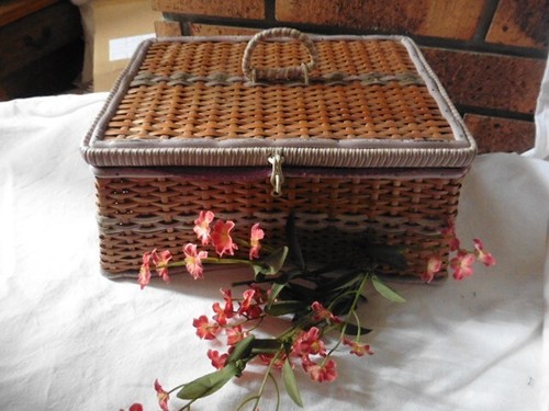 Ancienne boite ouvrages - a,