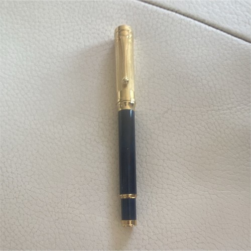 Stylo plume bleu avec