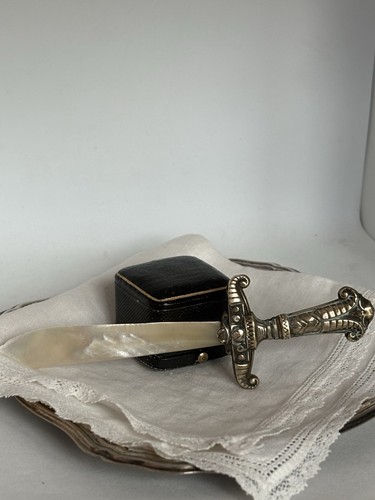 Coupe papier ouvre - coupe-papier, ouvre-lettres