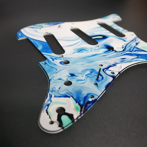 Pickguard fender strat - fender,