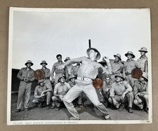 WWII WW2 US Marine Corps Press Photo Marines Grenade Instruction Training Hawaii