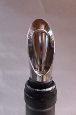 bouchon verseur  de bouteille en métal-inox/ design