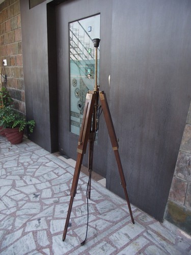 Pied lampadaire trépied - lampadaire,