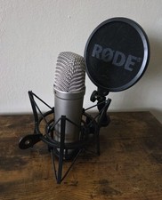 Rode NT1-A Studio Condenser Microphone with SM6 Shock Mount Pop Shield
