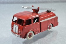 BG811 Dinky Toys France #32E Fire Van Premier Secours Berliet B-/-