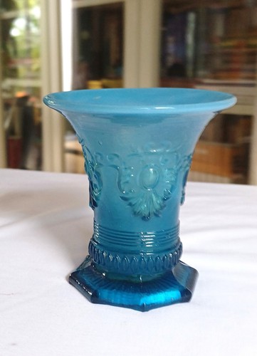 Ancien petit vase - vase, opaline