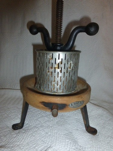 Ancien pressoir fruits de - ancien, a