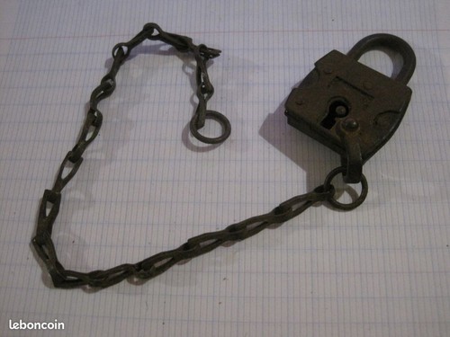 Ancien cadenas avec - , chaine
