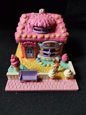 Polly Pocket ice cream parlor + doll 1995 Bluebird