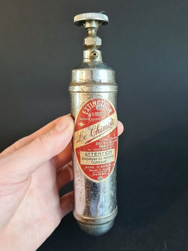 Petit extincteur ancien - , le