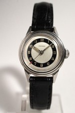 MOVADO DAME EN ACIER, années