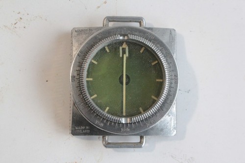 Boussole militaire armée