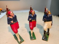 Soldat plomb creux GM tirailleur marocain au defile